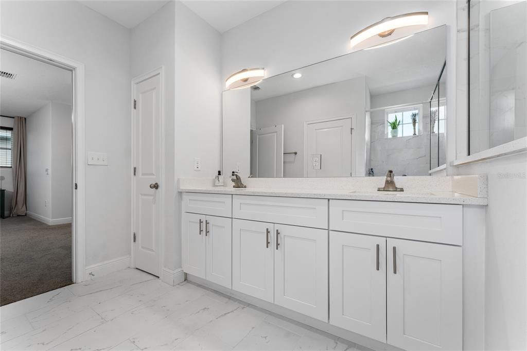 En Venta: $549,900 (4 camas, 3 baños, 2687 Pies cuadrados)