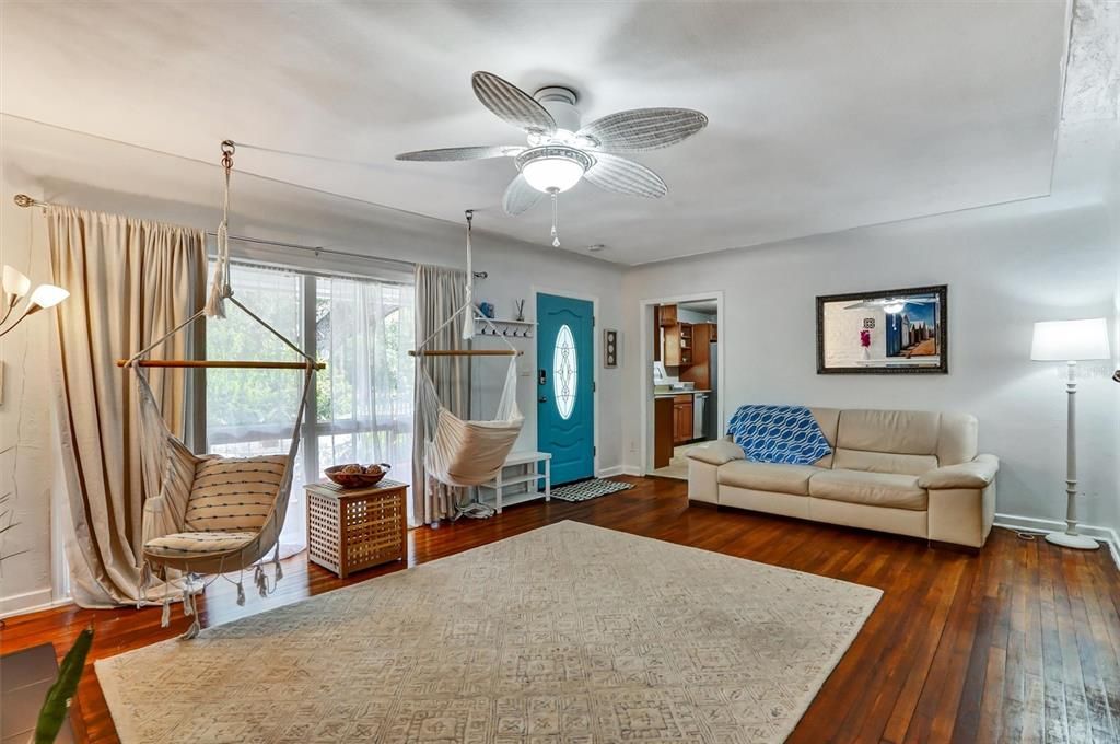 En Renta: $3,950 (3 camas, 2 baños, 1504 Pies cuadrados)