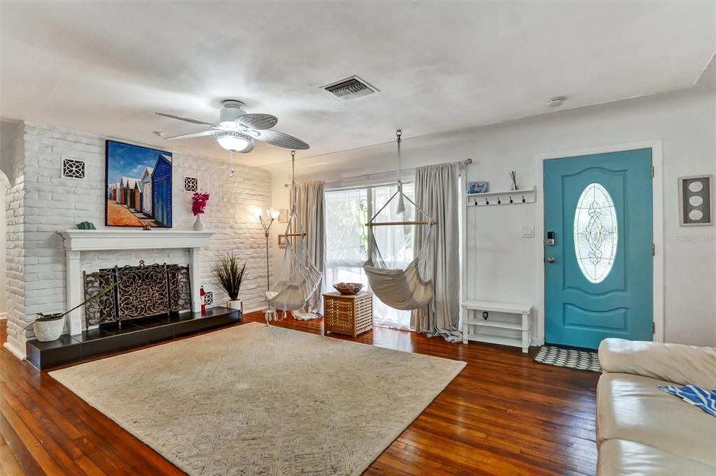 En Renta: $3,950 (3 camas, 2 baños, 1504 Pies cuadrados)