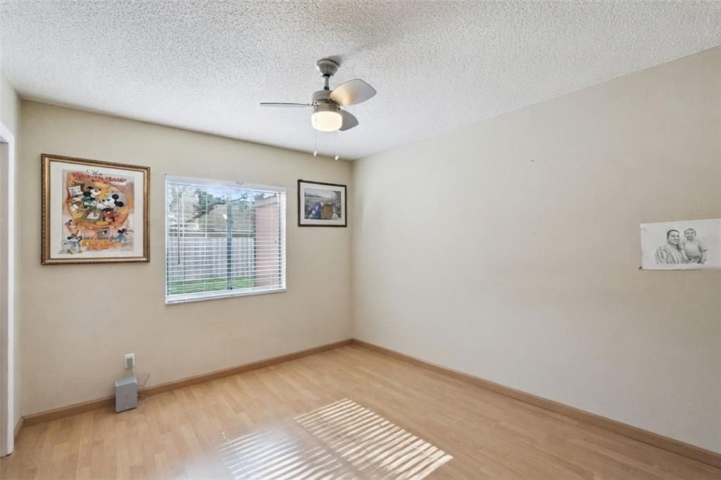 En Venta: $675,000 (4 camas, 3 baños, 2375 Pies cuadrados)