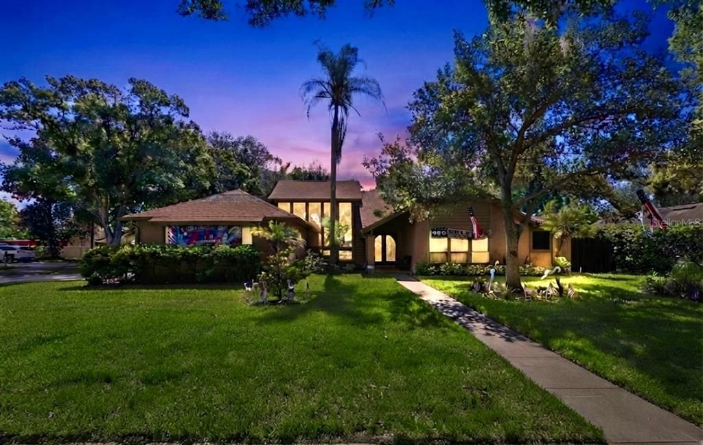 En Venta: $675,000 (4 camas, 3 baños, 2375 Pies cuadrados)
