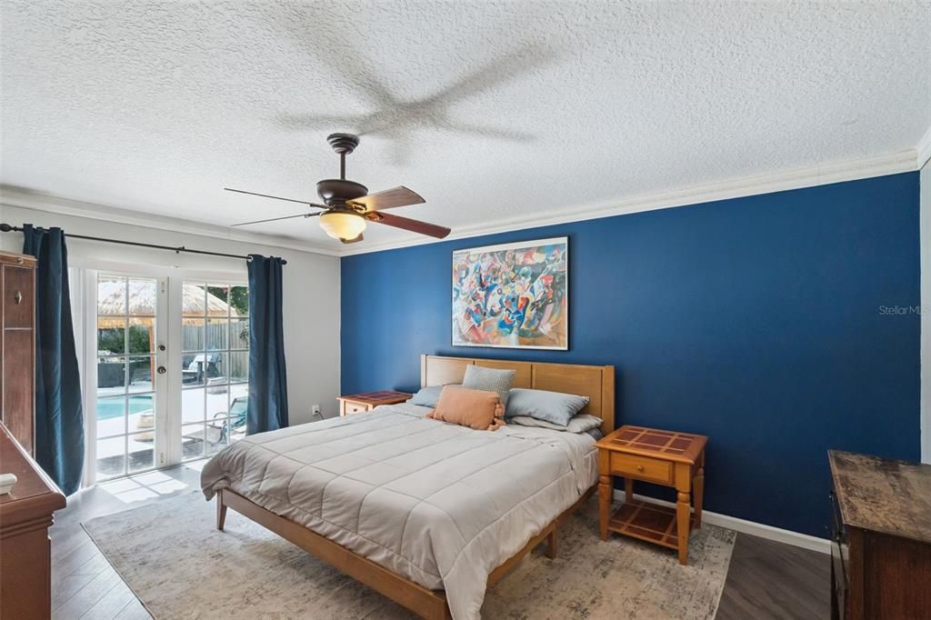 En Venta: $675,000 (4 camas, 3 baños, 2375 Pies cuadrados)