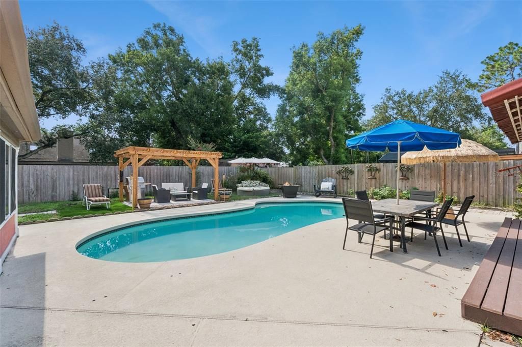 En Venta: $675,000 (4 camas, 3 baños, 2375 Pies cuadrados)
