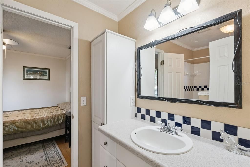 En Venta: $675,000 (4 camas, 3 baños, 2375 Pies cuadrados)