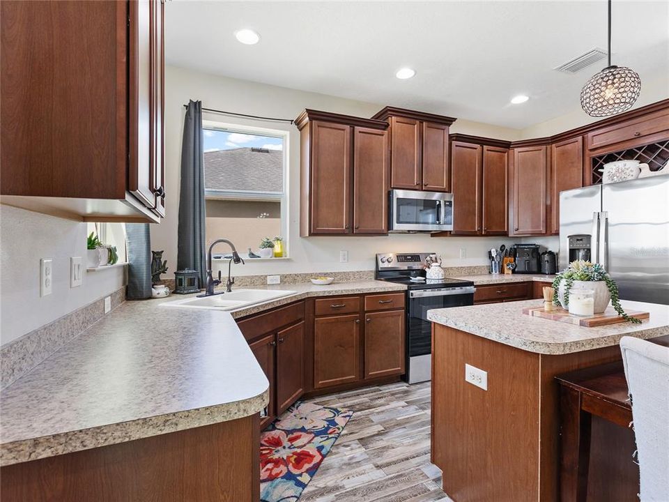 For Sale: $450,000 (4 beds, 2 baths, 2298 Square Feet)