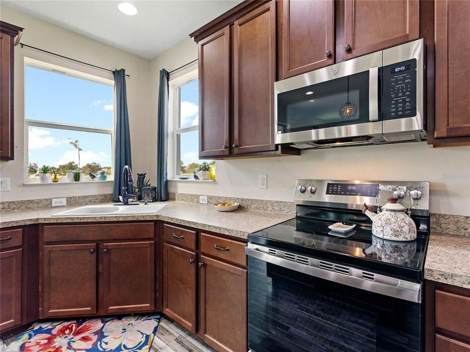 For Sale: $450,000 (4 beds, 2 baths, 2298 Square Feet)