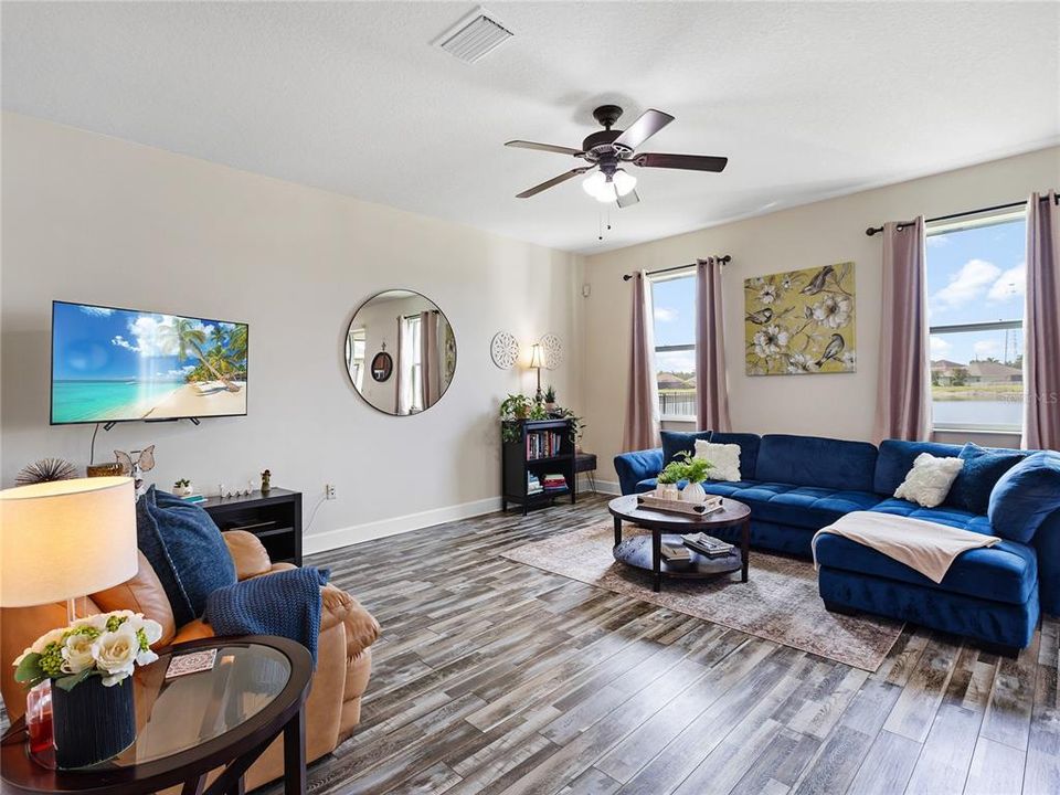 For Sale: $450,000 (4 beds, 2 baths, 2298 Square Feet)