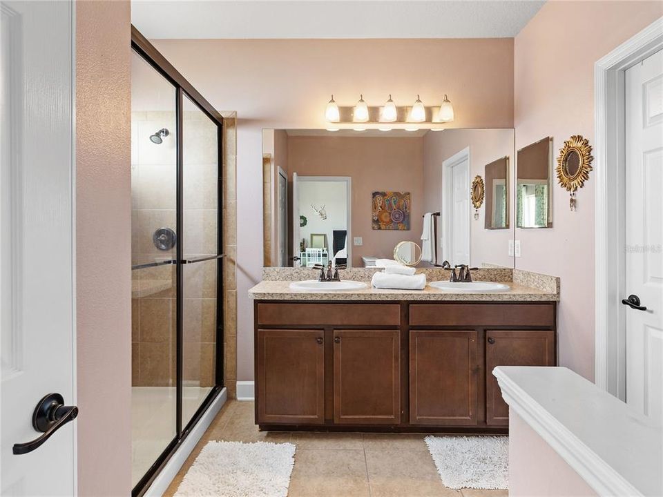 For Sale: $450,000 (4 beds, 2 baths, 2298 Square Feet)