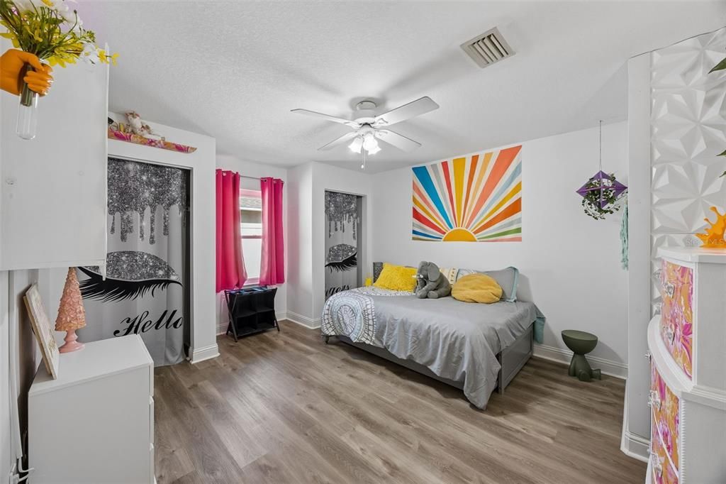 En Venta: $528,999 (3 camas, 2 baños, 2348 Pies cuadrados)