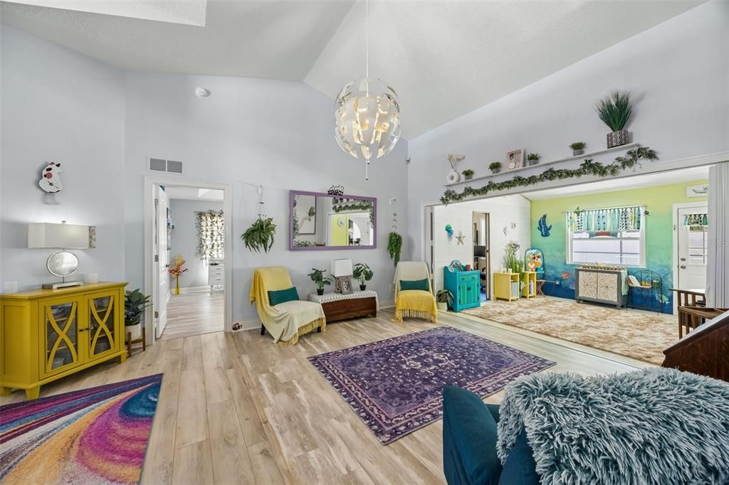 En Venta: $528,999 (3 camas, 2 baños, 2348 Pies cuadrados)