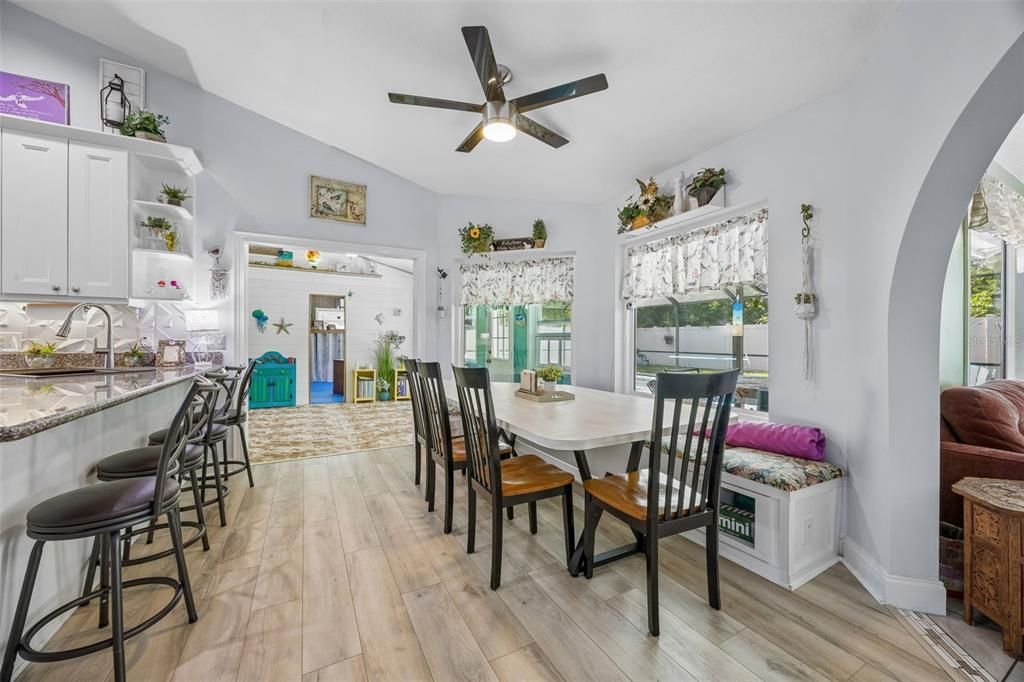 En Venta: $528,999 (3 camas, 2 baños, 2348 Pies cuadrados)