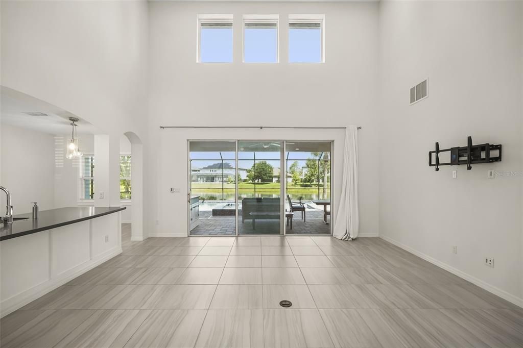 Activo con contrato: $1,250,000 (5 camas, 3 baños, 4006 Pies cuadrados)