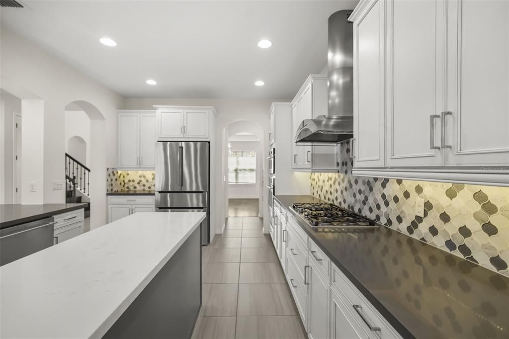 Activo con contrato: $1,250,000 (5 camas, 3 baños, 4006 Pies cuadrados)