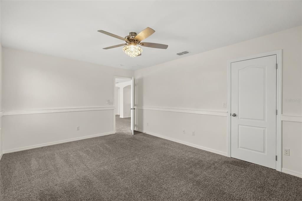 Activo con contrato: $1,250,000 (5 camas, 3 baños, 4006 Pies cuadrados)