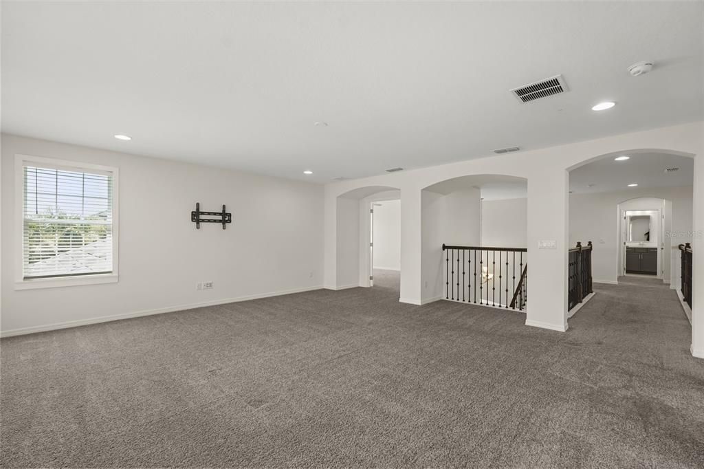 Activo con contrato: $1,250,000 (5 camas, 3 baños, 4006 Pies cuadrados)