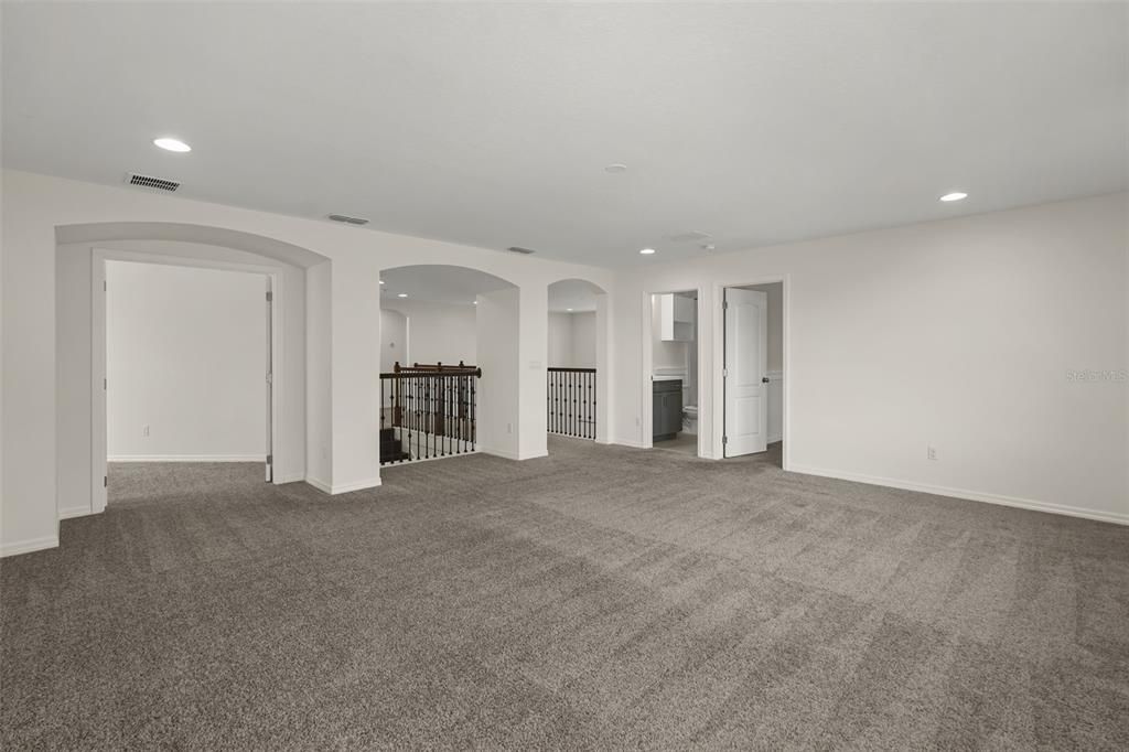 Activo con contrato: $1,250,000 (5 camas, 3 baños, 4006 Pies cuadrados)