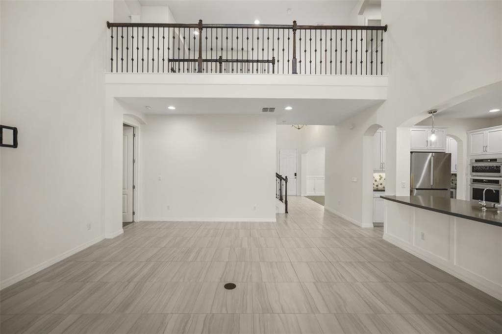 Activo con contrato: $1,250,000 (5 camas, 3 baños, 4006 Pies cuadrados)