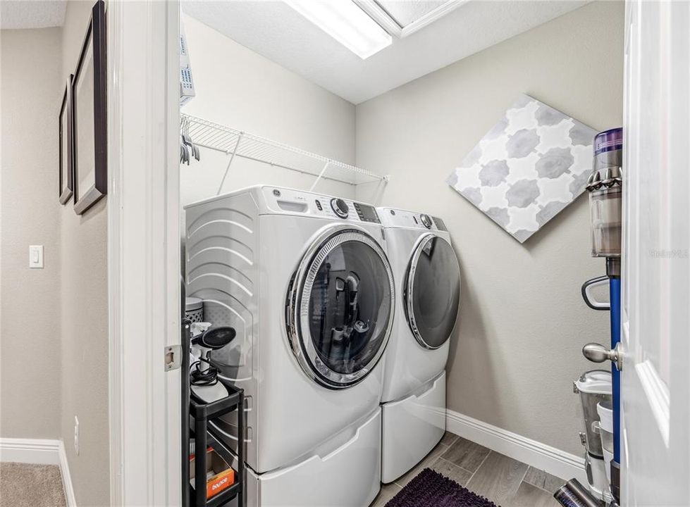 For Sale: $325,000 (3 beds, 2 baths, 1703 Square Feet)