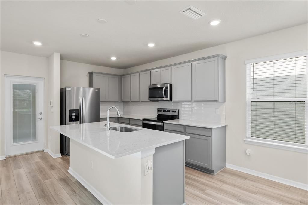 En Venta: $550,000 (3 camas, 2 baños, 1908 Pies cuadrados)