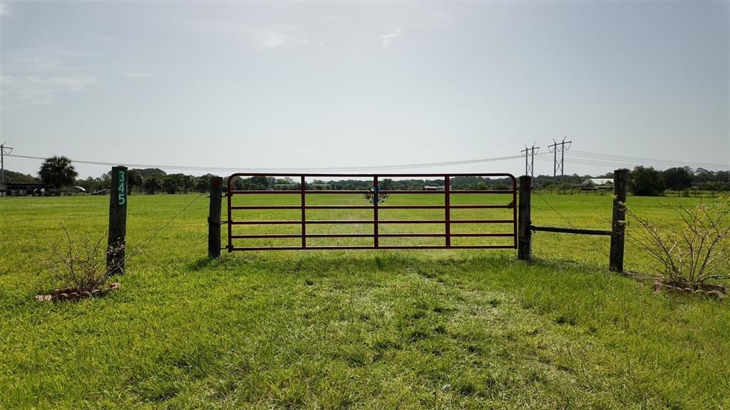 На продажу: $395,000 (10.00 acres)