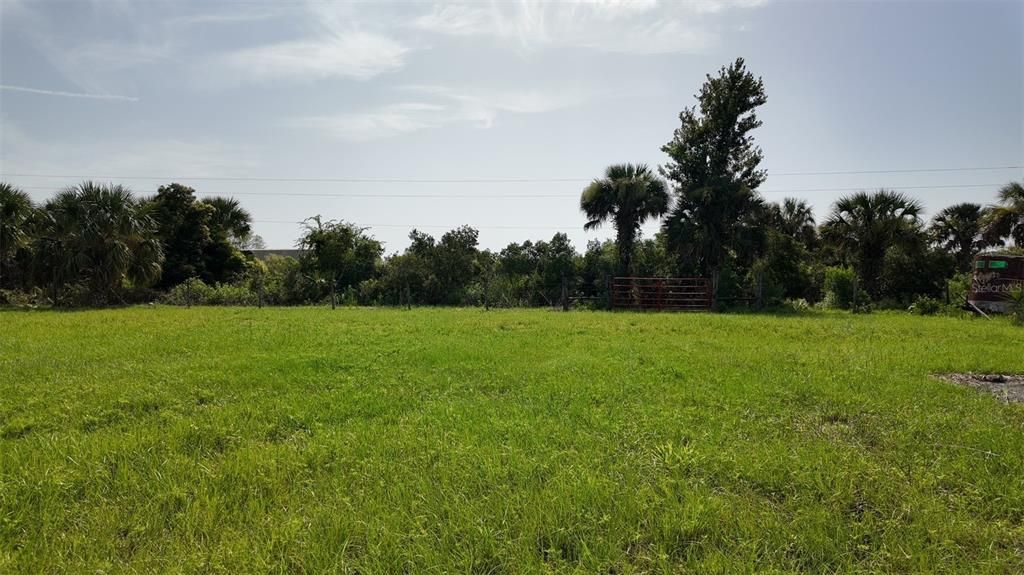 На продажу: $395,000 (10.00 acres)