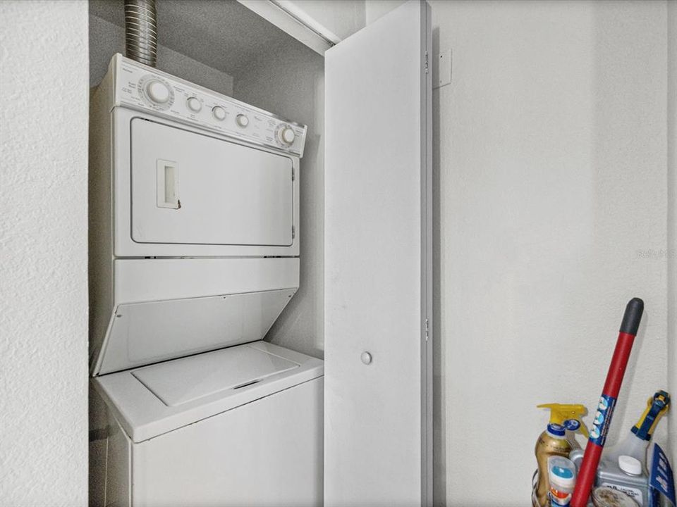 For Rent: $2,250 (1 beds, 1 baths, 556 Square Feet)