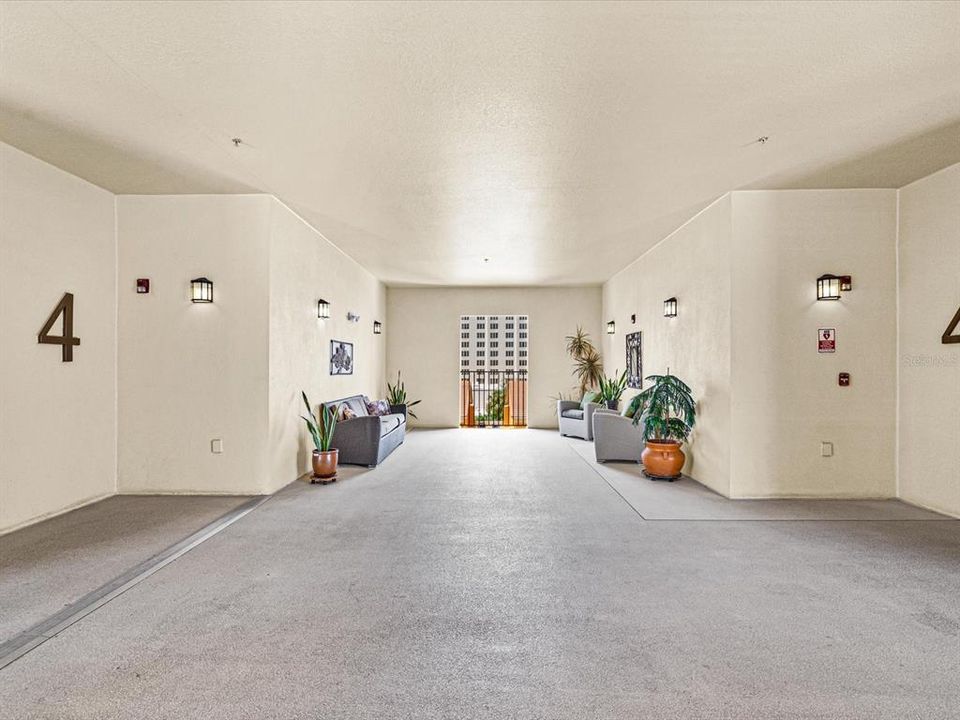 For Rent: $2,250 (1 beds, 1 baths, 556 Square Feet)