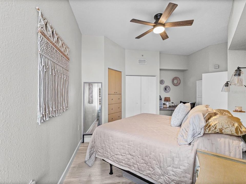 For Rent: $2,250 (1 beds, 1 baths, 556 Square Feet)