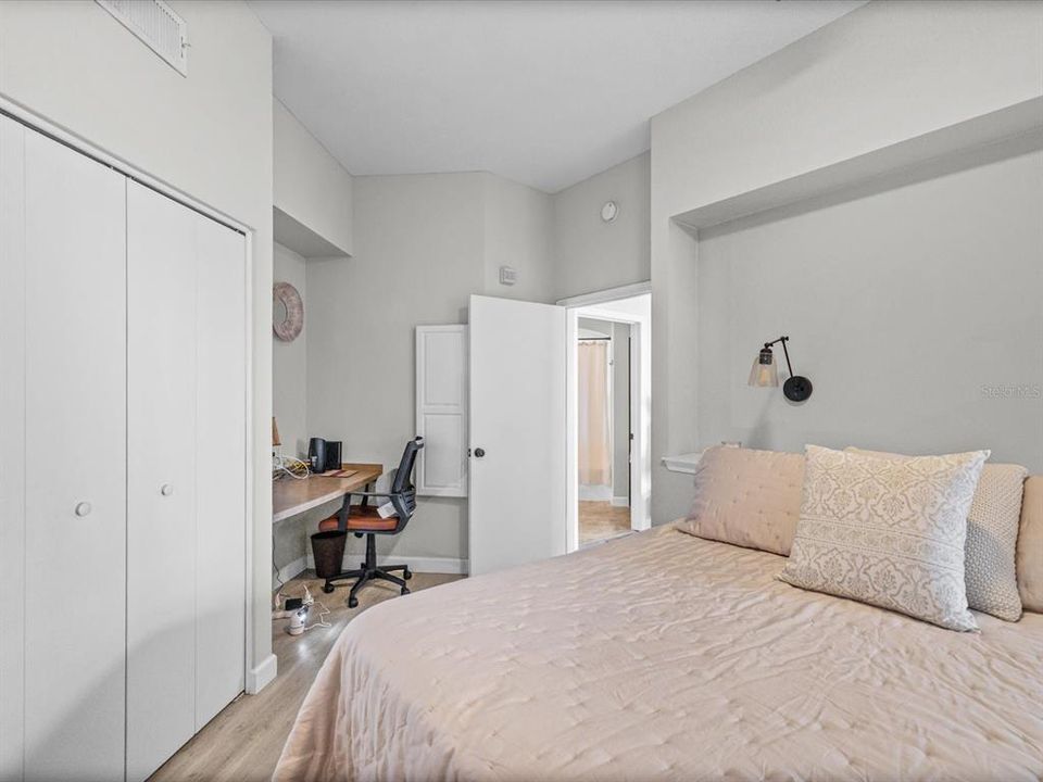 For Rent: $2,250 (1 beds, 1 baths, 556 Square Feet)
