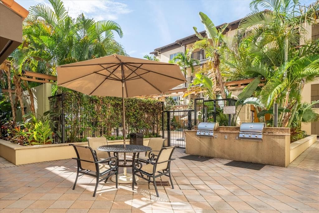 For Rent: $2,250 (1 beds, 1 baths, 556 Square Feet)