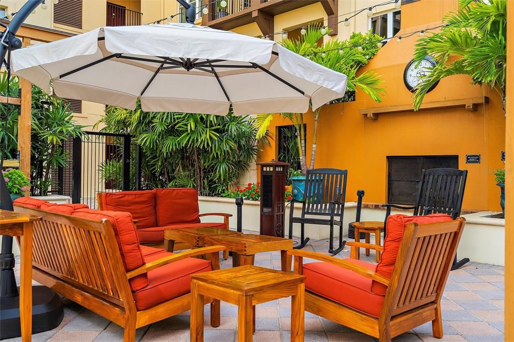 For Rent: $2,250 (1 beds, 1 baths, 556 Square Feet)