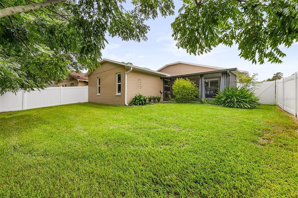 For Sale: $365,000 (2 beds, 2 baths, 1238 Square Feet)