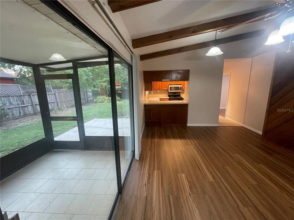 For Rent: $2,050 (3 beds, 2 baths, 1591 Square Feet)