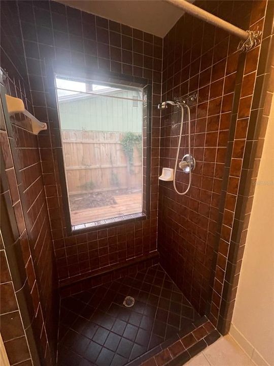 For Rent: $2,050 (3 beds, 2 baths, 1591 Square Feet)