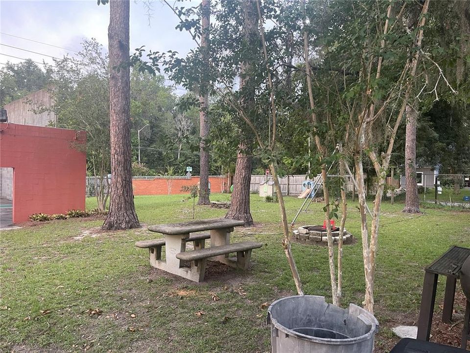 For Rent: $2,050 (3 beds, 2 baths, 1591 Square Feet)