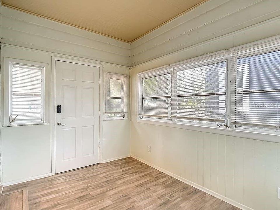 En Venta: $249,000 (2 camas, 1 baños, 840 Pies cuadrados)