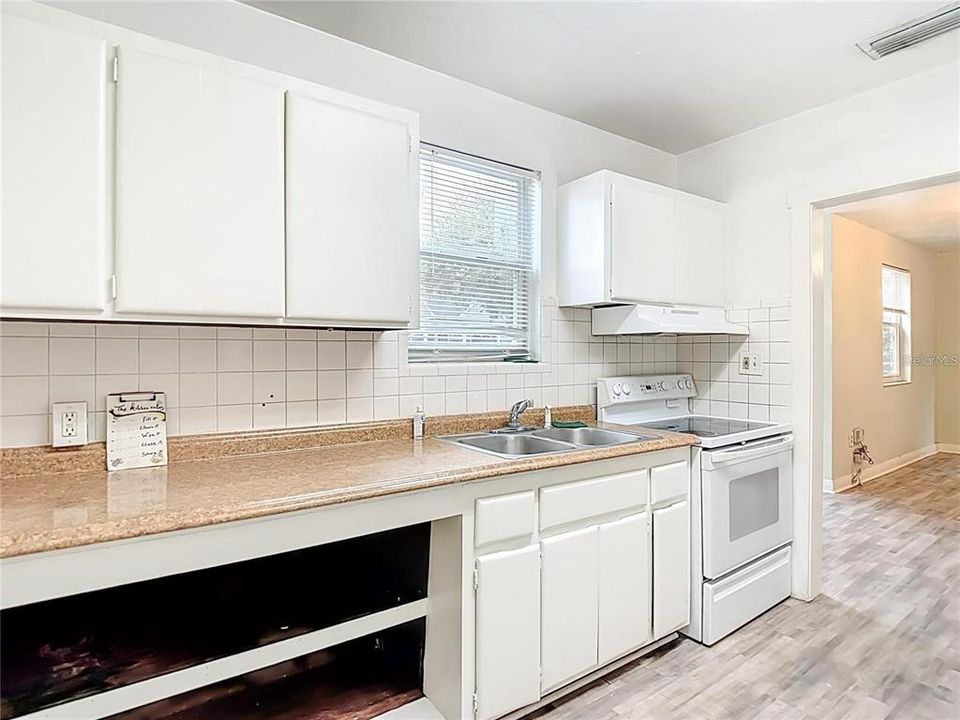 En Venta: $249,000 (2 camas, 1 baños, 840 Pies cuadrados)