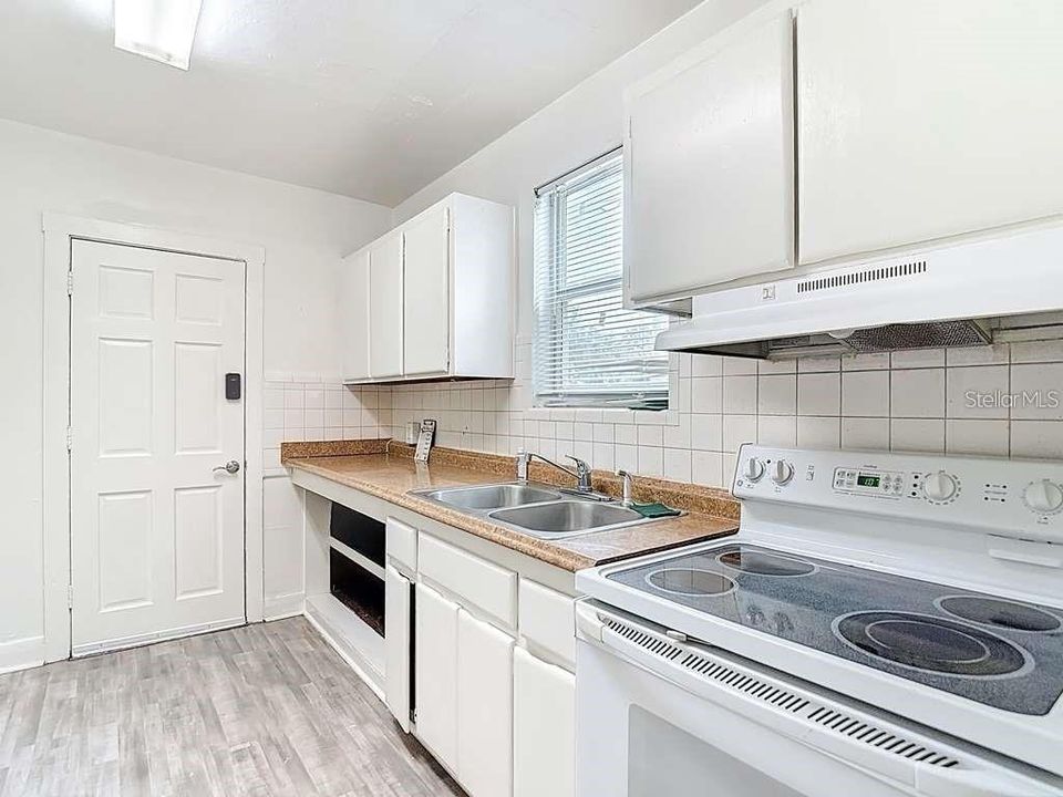 En Venta: $249,000 (2 camas, 1 baños, 840 Pies cuadrados)