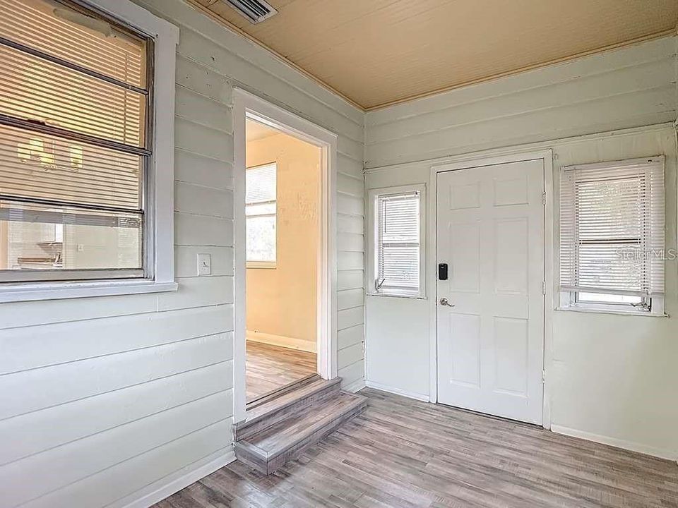 En Venta: $249,000 (2 camas, 1 baños, 840 Pies cuadrados)