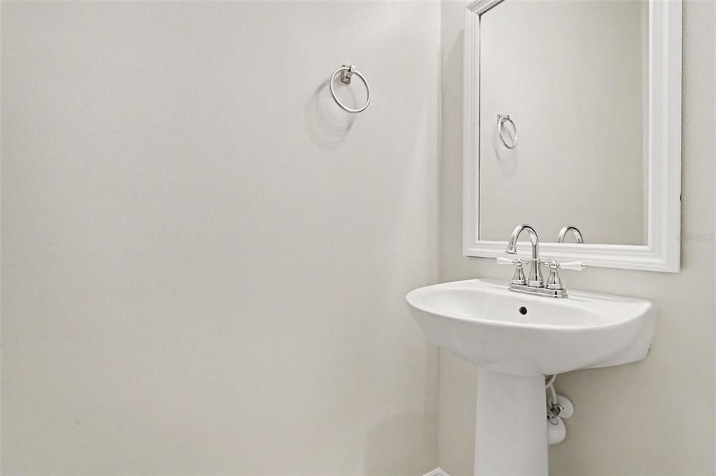 En Venta: $435,000 (3 camas, 2 baños, 2112 Pies cuadrados)