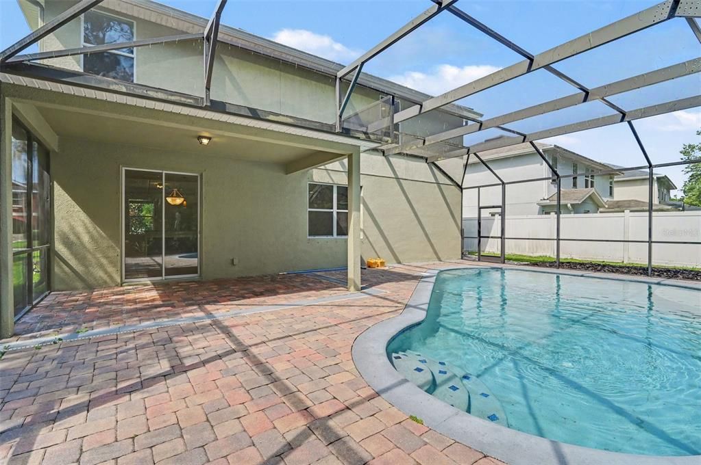 En Venta: $435,000 (3 camas, 2 baños, 2112 Pies cuadrados)