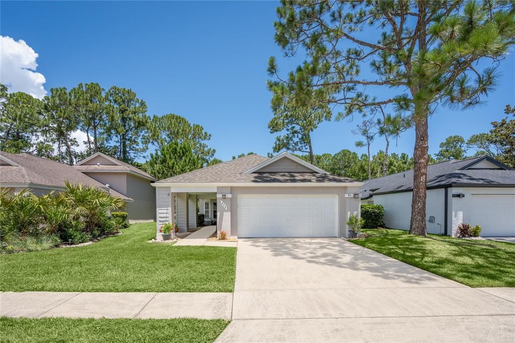 For Sale: $349,000 (3 beds, 3 baths, 1947 Square Feet)