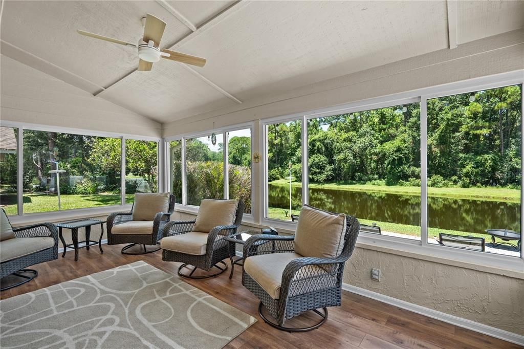 For Sale: $349,000 (3 beds, 3 baths, 1947 Square Feet)