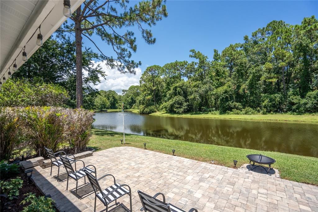 For Sale: $349,000 (3 beds, 3 baths, 1947 Square Feet)