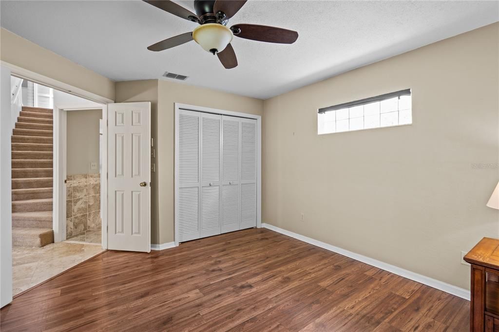 For Sale: $349,000 (3 beds, 3 baths, 1947 Square Feet)