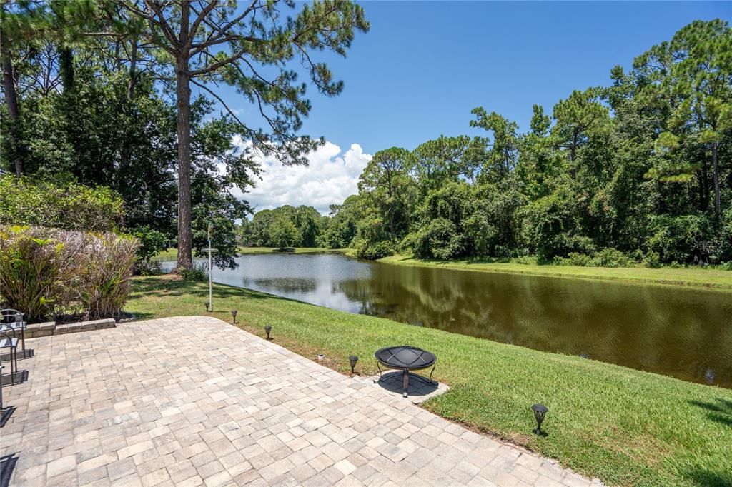 For Sale: $349,000 (3 beds, 3 baths, 1947 Square Feet)