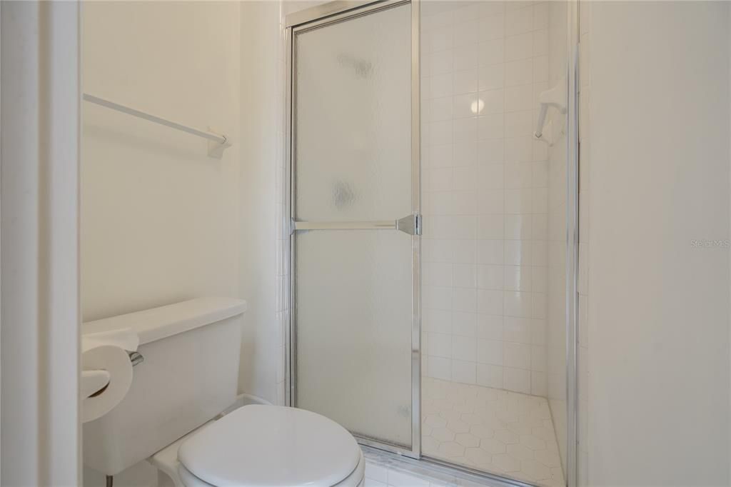 For Sale: $349,000 (3 beds, 3 baths, 1947 Square Feet)