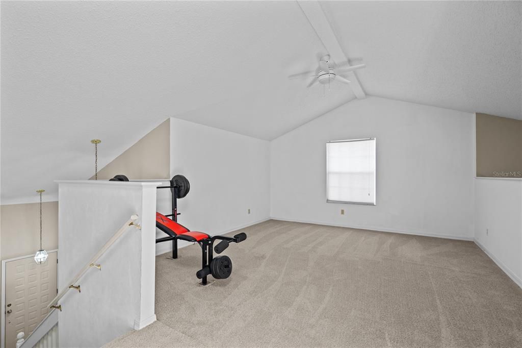 For Sale: $349,000 (3 beds, 3 baths, 1947 Square Feet)