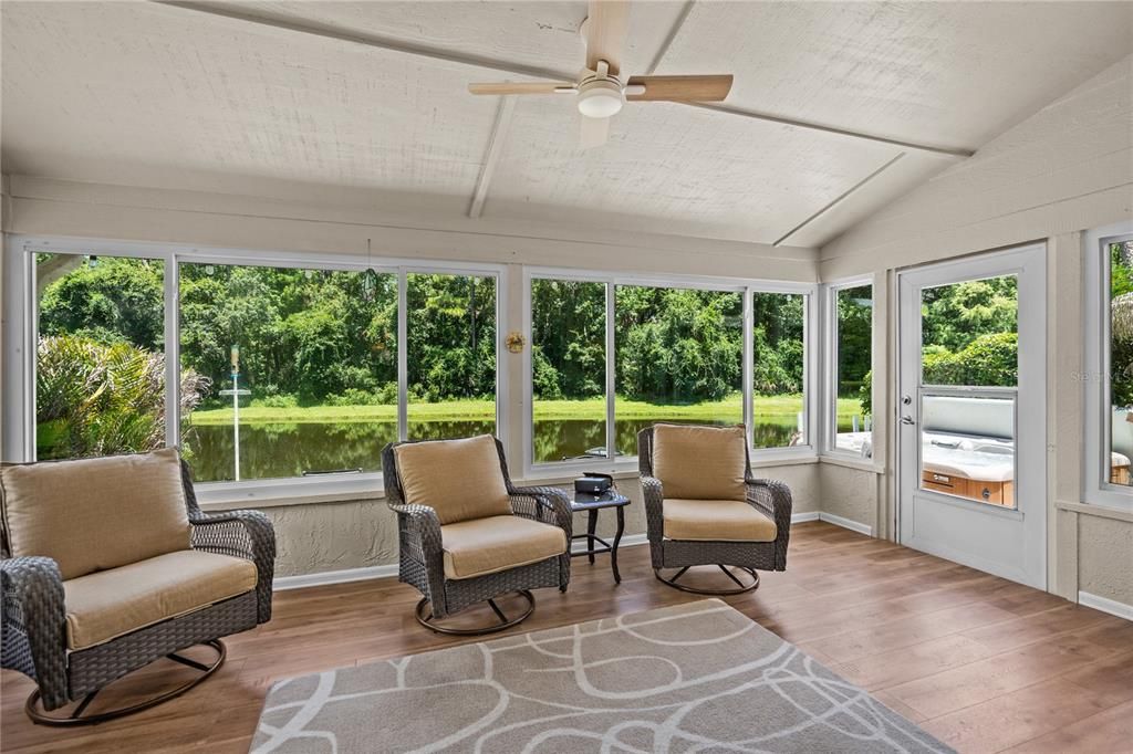 For Sale: $349,000 (3 beds, 3 baths, 1947 Square Feet)