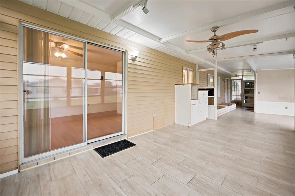 合同活跃: $199,900 (3 贝兹, 2 浴室, 1456 平方英尺)